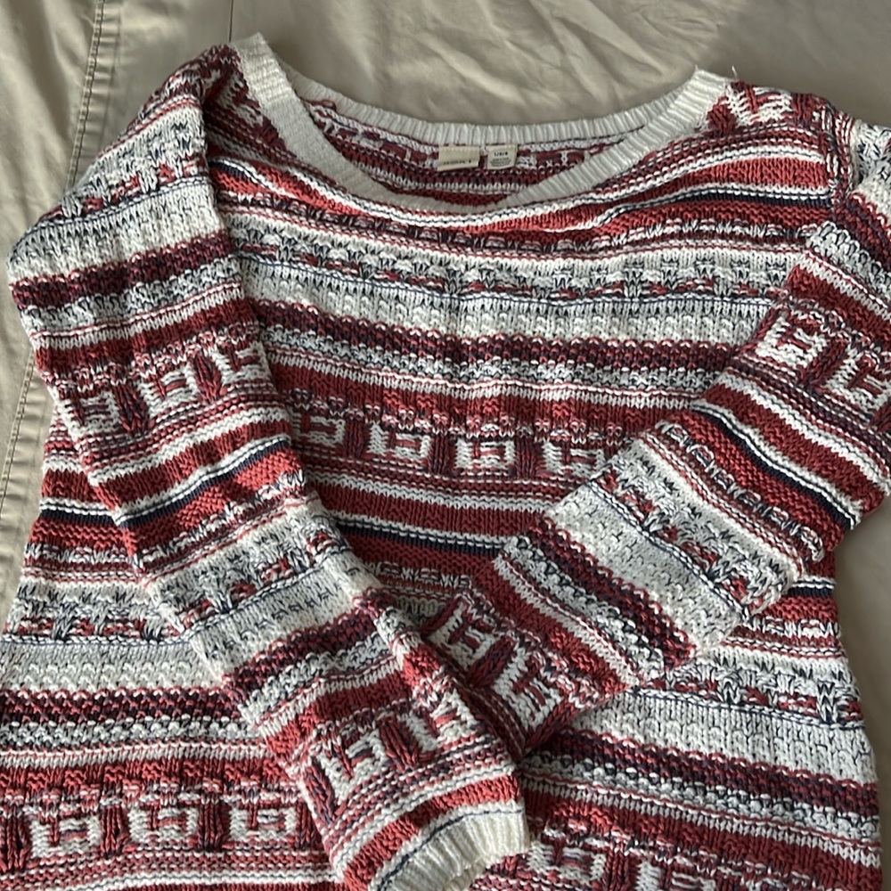 Roxy sweater size large